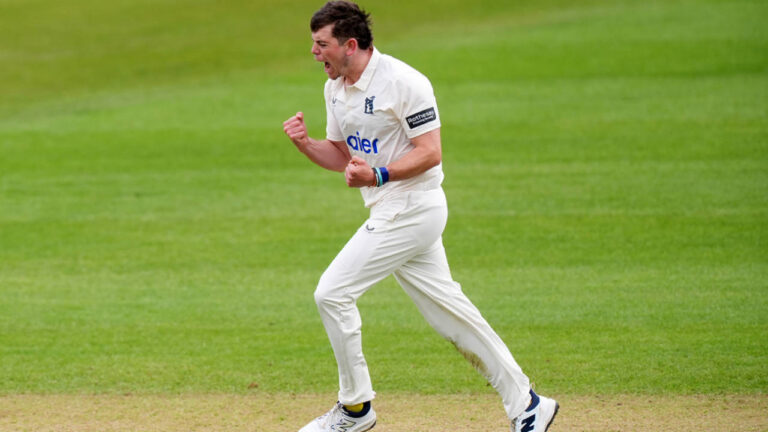 Rain Forces Stalemate in Warwickshire vs Glamorgan County Championship Clash