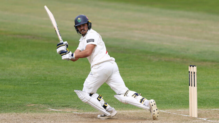 Ben Kellaway’s Century Leads Glamorgan Fightback vs Warwickshire